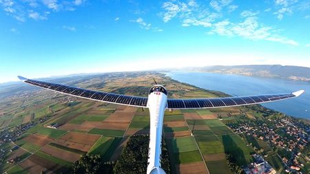 Tentative de double première mondiale pour l’équipe SolarStratos à Payerne Suisse.