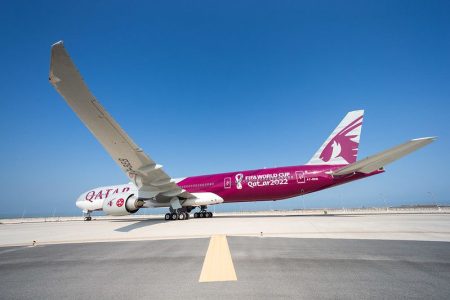 Qatar Airways dévoile son premier appareil aux couleurs de la Coupe du Monde de la FIFA Qatar 2022TM