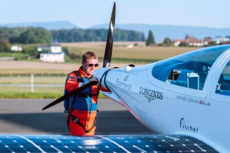 Premier atterrissage dans le canton de Neuchâtel pour un avion solaire