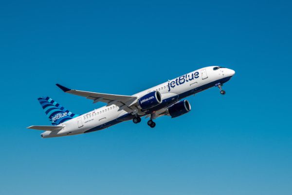 JetBlue-First-flight a220 airbus aerobernie