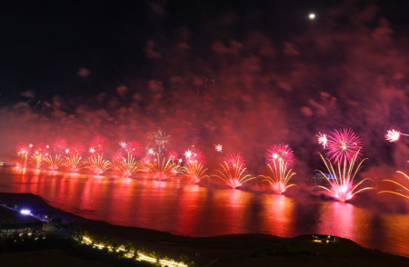 Les célèbres feux d’artifice de Ras Al Khaimah Les célèbres feux d'artifice de Ras Al Khaimah - Aerobernie