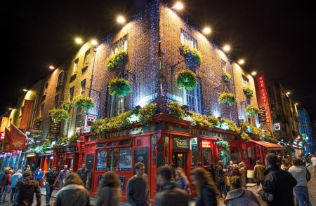 5 raisons captivantes de visiter Dublin aerobernie-dublin-temple-bar