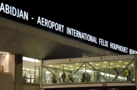 L’aéroport d’Abidjan : Pionnier de la Décarbonation en Afrique L'aéroport d'Abidjan