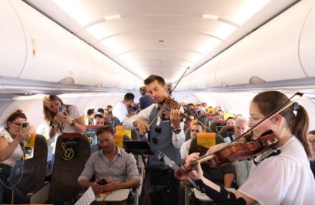 Concert en altitude par un steward français chez Vueling