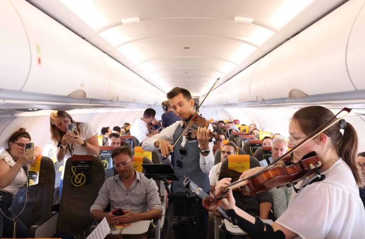 Stewarding Concert Concert en altitude par un steward français chez Vueling — Aerobernie