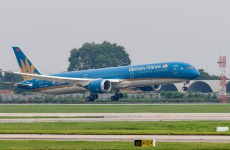 Vietnam Airlines franchit une étape historique dans l’aviation durable Découvrez le Boeing 787-10 Dreamliner, ajout majeur de Vietnam Airlines, offrant confort et performance de pointe.