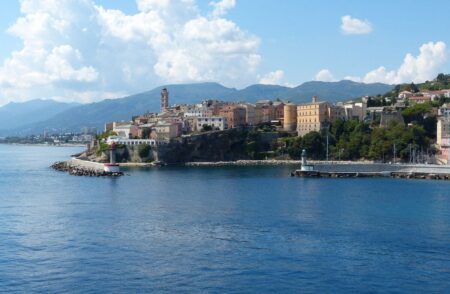 Nouvelle ligne Toulouse-Bastia : liaisons renforcées entre Occitanie et Corse