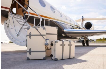 Flexjet x Globe-Trotter : une collection exclusive de bagages de luxe Pour les voyageurs les plus exigeants, Flexjet et Globe-Trotter présentent une collection de bagages de luxe unique. Un must-have pour ceux qui souhaitent allier confort et élégance lors de leurs déplacements.