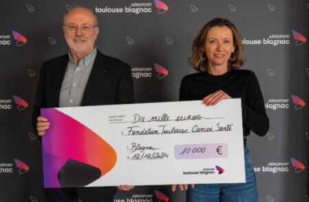 L’aéroport de Toulouse-Blagnac soutient la Fondation Toulouse Cancer Santé Gilles Favre, Directeur de la Fondation Toulouse Cancer Santé - Marie Lambert-Sauvage, Directrice de la Responsabilité Sociétale & Ressources Humaines de l'aéroport de Toulouse-Blagnac ©ATB / Chloé Phillips