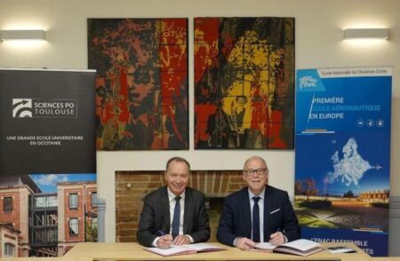 Double-diplôme entre Sciences Po Toulouse et l’ENAC Eric Darras, Directeur de Sciences Po Toulouse et Olivier Chansou, Directeur de l’ENAC