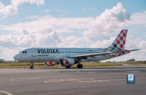 Volotea relie Marseille à Alger : une expansion record en 2026 Airbus Volotea au roulage