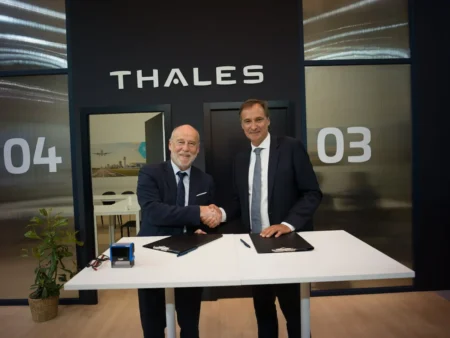 Thales and ENAC join forces to shape the air traffic management of the future Olivier Chansou, ENAC Director and Youzec Kurp, Vice-President, Airspace Mobility Solutions, Thales. ©CAPA