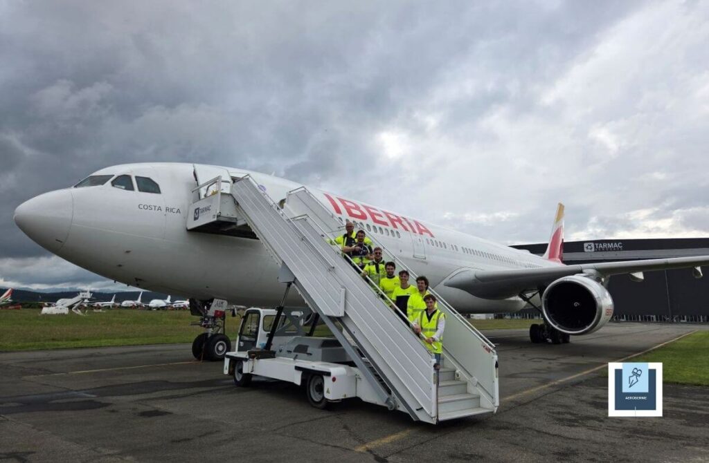 Airbus A 330 Iberia Tarmac Aerosave