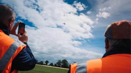 Sécurité autoroutière : Egis, ALICORNE et Delair expérimentent, pour la première fois en France, l’usage d’un drone d’inspection longue distance pour la surveillance nocturne de l’A88