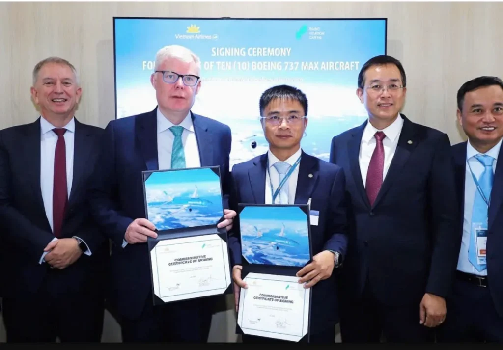 vietnam airlinies boeing signature location Vietnam Airlines loue 19 Boeing 737 MAX 8