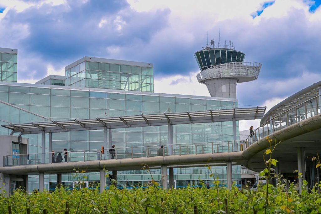 aéroport bordeaux mérignac vue extérieure hall a tour contrôle lfbd Bordeaux Aéroport : Niveau 4 ACA climat