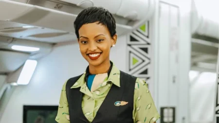 Hôtesse de l'air Rwandair
