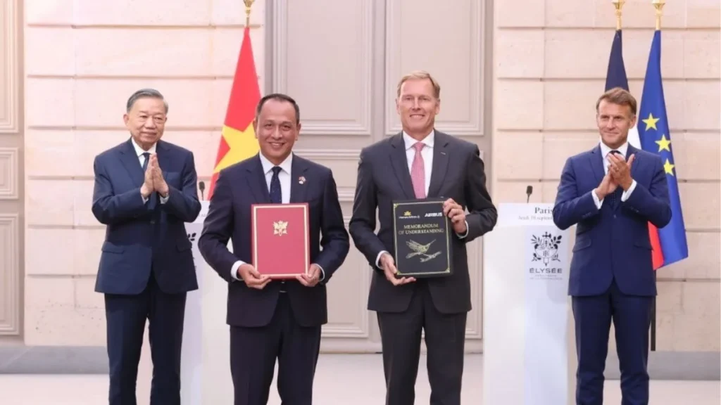Vietnam Airlines et Airbus : Un nouvel accord historique pour cinq A350-900 Vietnam Airlines et Airbus signent un protocole d’accord portant sur cinq A350-900